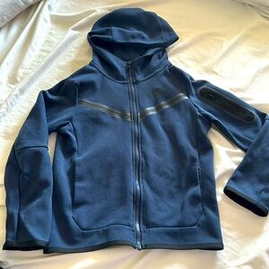 Youth boys Nike Tech Sweater with good